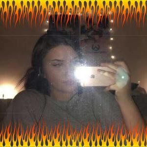 Meet your Posher, Avery